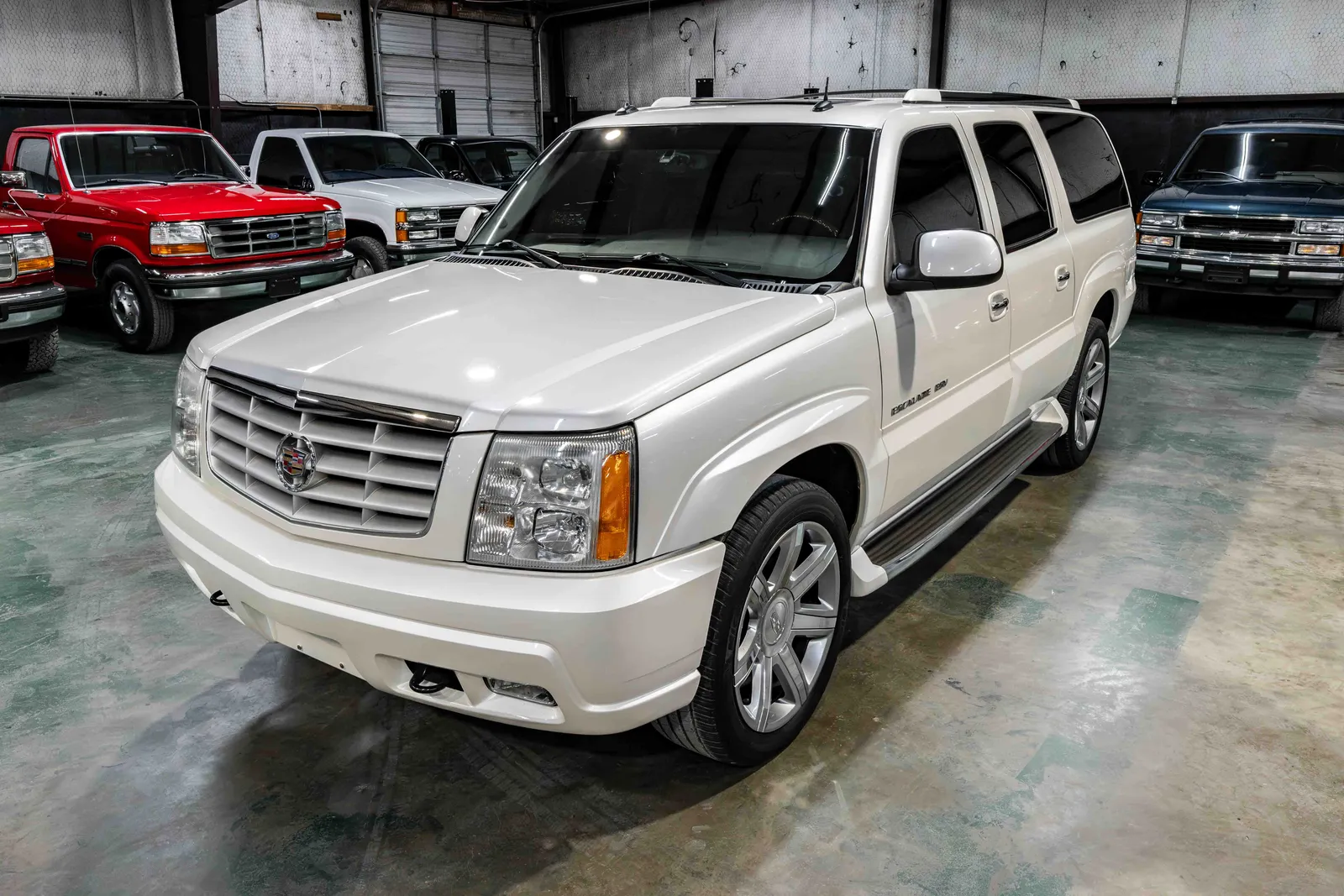 2003-Cadillac-Escalade-White Diamond Pearl-3GYFK66N33G294143-33.jpg